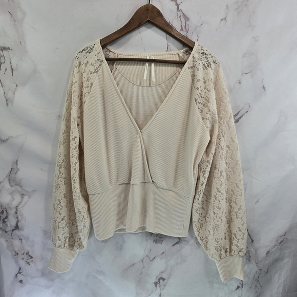 By Anthropologie Shirt Womes Large Cream Lace Sleeve Balloon Faux Wrap Sweater - Picture 3 of 15